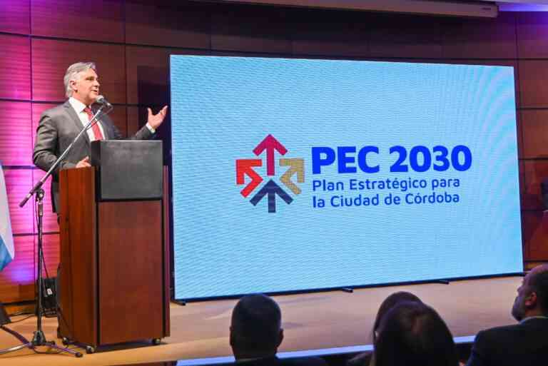 Córdoba: Llaryora relanzó Plan Estratégico de la Ciudad (PEC) 2030
