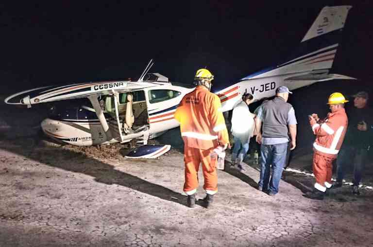 Morteros: Avioneta debió aterrizar de emergencia en zona de la Laguna