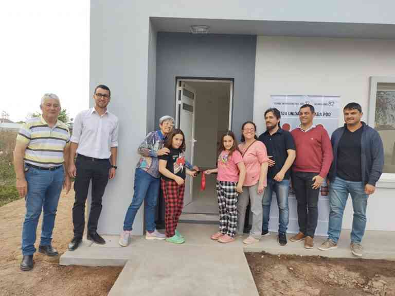 Fundación Construirnos entregó vivienda del Plan Casa Solidaria N°12 del año 2022