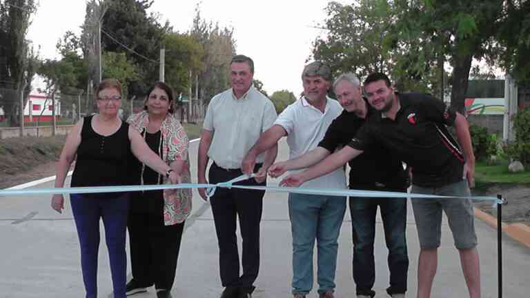 Inauguraron pavimentación de calle Heras, entre San José y Feoli de Barrio Jardín