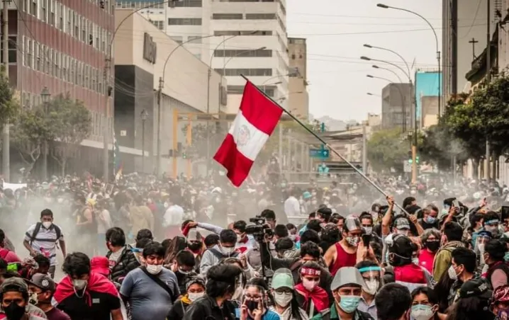 En medio de la crisis social y política, se reanudan protestas en Perú