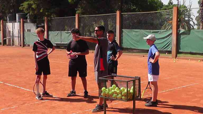 Tenis de Centro Social: Presentaron al Profesor Martín Boetto