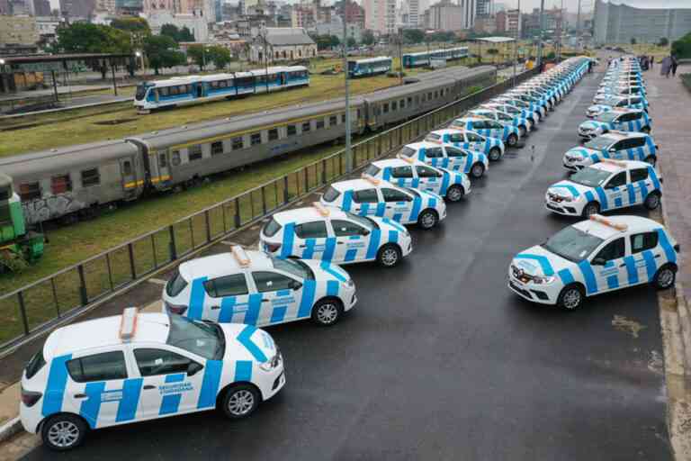 Plan de Seguridad Ciudadana: Presentaron 60 nuevos autos para Municipios y Comunas