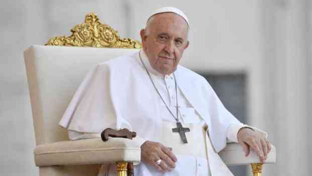 El Papa Francisco internado por una infección respiratoria. Se aguardan detalles de su estado