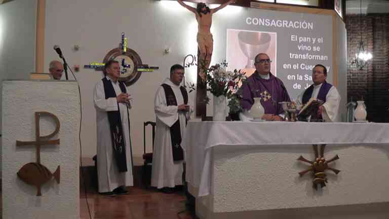 Parroquia San Juan Bautista: Convocan a Misa despedida del Padre Carlos Bossio
