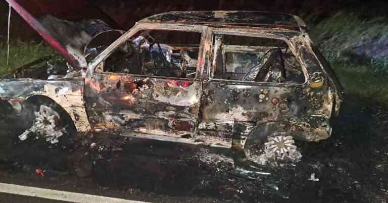Ruta 1- Luxardo: Se incendió un automóvil. Actuaron Bomberos de Freyre