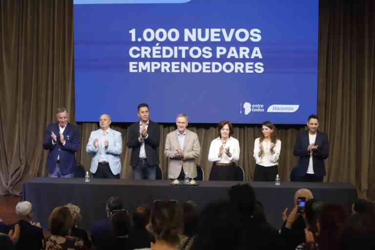Schiaretti presentó asistencia financiera del Programa Córdoba Emprendedora
