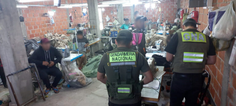 Córdoba: Allanamiento en Taller Textil. Había 15 personas, entre ellas 4 menores