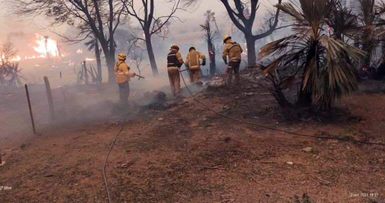 Incendios Forestales: Trabajan Bomberos, ETAC y 3 aviones hidrantes