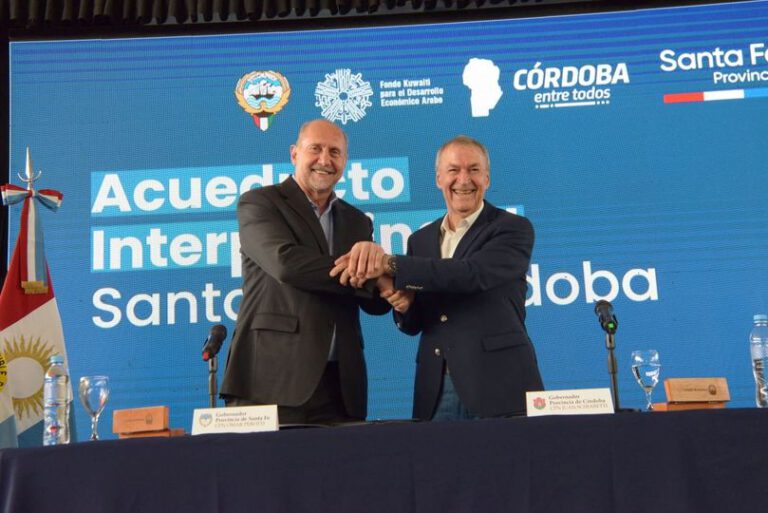 Schiaretti y Perotti en Arabia, firman acuerdo de préstamo por obra de acueducto Santa Fe-Córdoba
