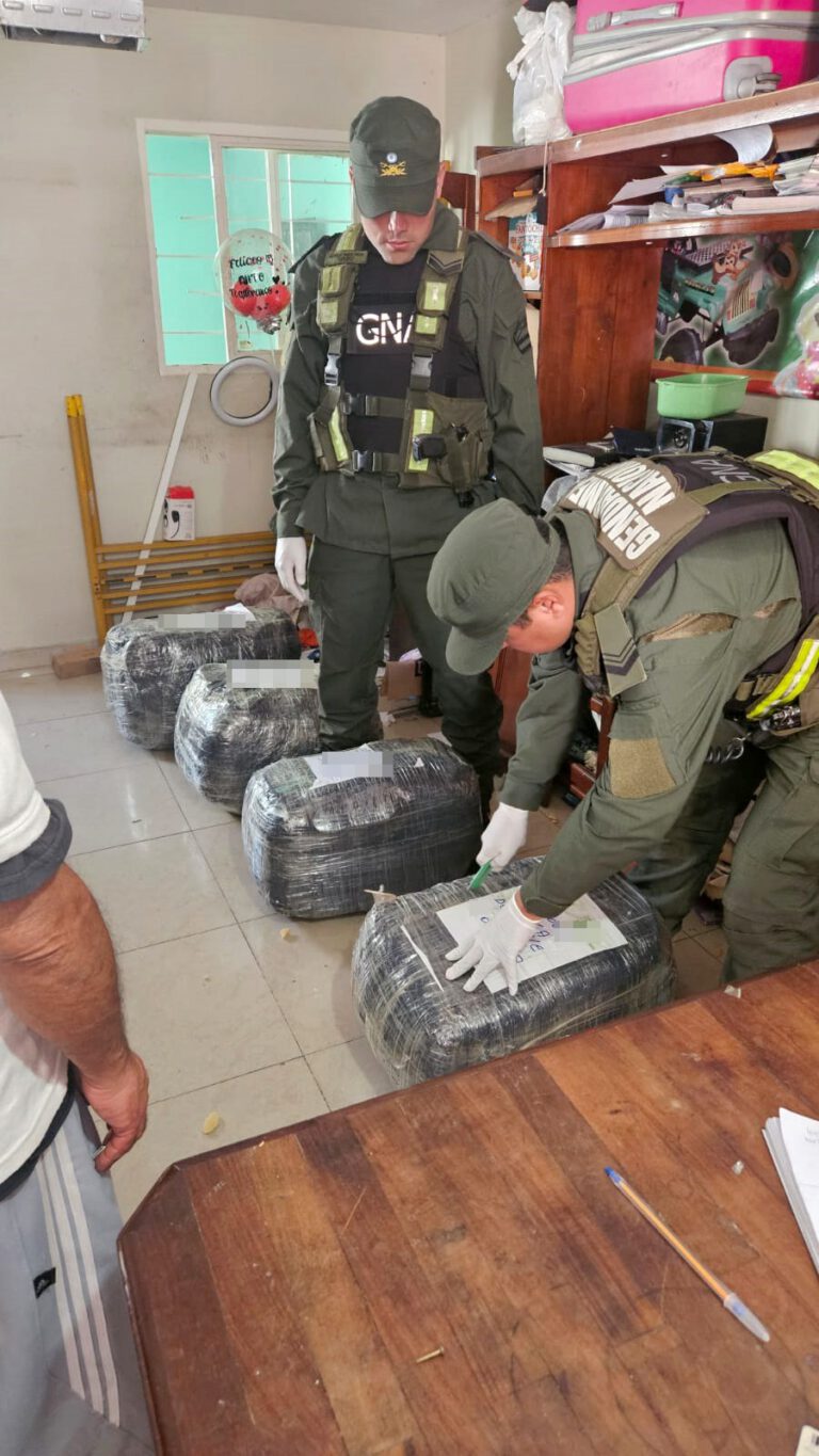 Gendarmería: Incautan 8 kilos de cocaína en bultos disimulados en encomiendas