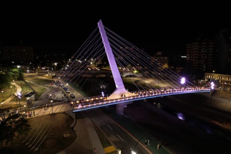 Inauguraron Puente Peatonal «450° Aniversario de Córdoba» (video)