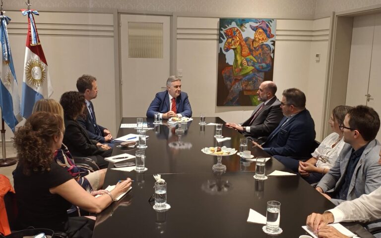 Llaryora se reunió con Representante Residente del Programa de Naciones Unidas para el Desarrollo (PNUD)